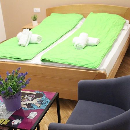 Wake Up Apartments And Rooms Beograd Ngoại thất bức ảnh