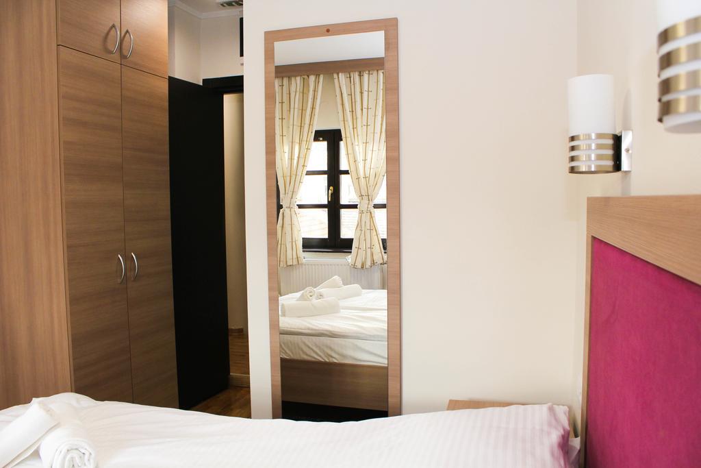 Wake Up Apartments And Rooms Beograd Ngoại thất bức ảnh
