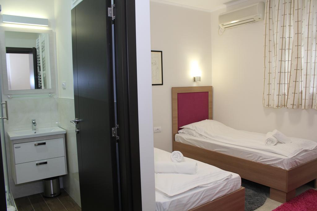 Wake Up Apartments And Rooms Beograd Ngoại thất bức ảnh