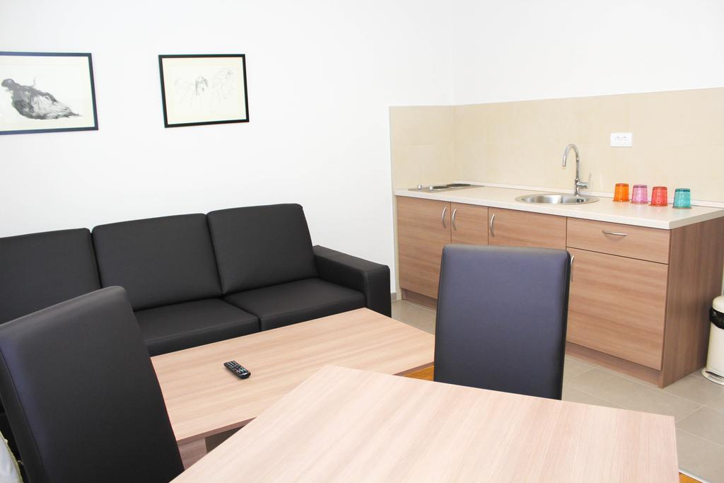Wake Up Apartments And Rooms Beograd Ngoại thất bức ảnh
