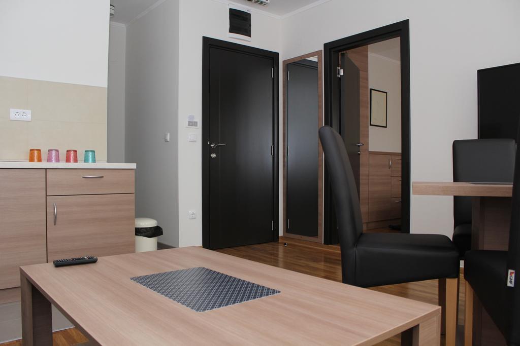 Wake Up Apartments And Rooms Beograd Ngoại thất bức ảnh