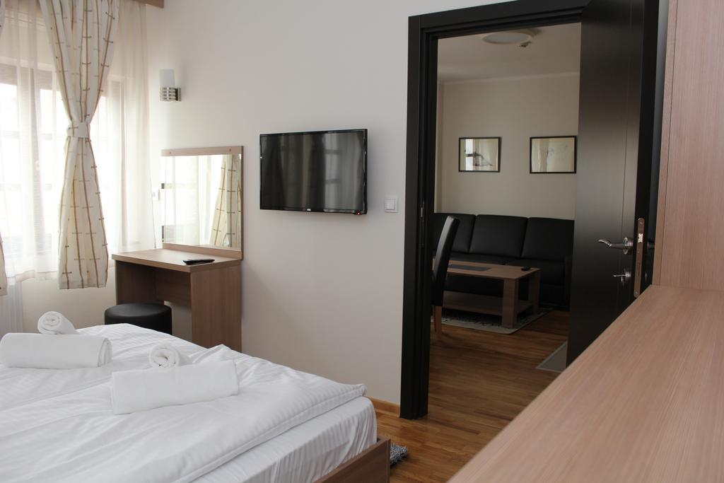 Wake Up Apartments And Rooms Beograd Ngoại thất bức ảnh