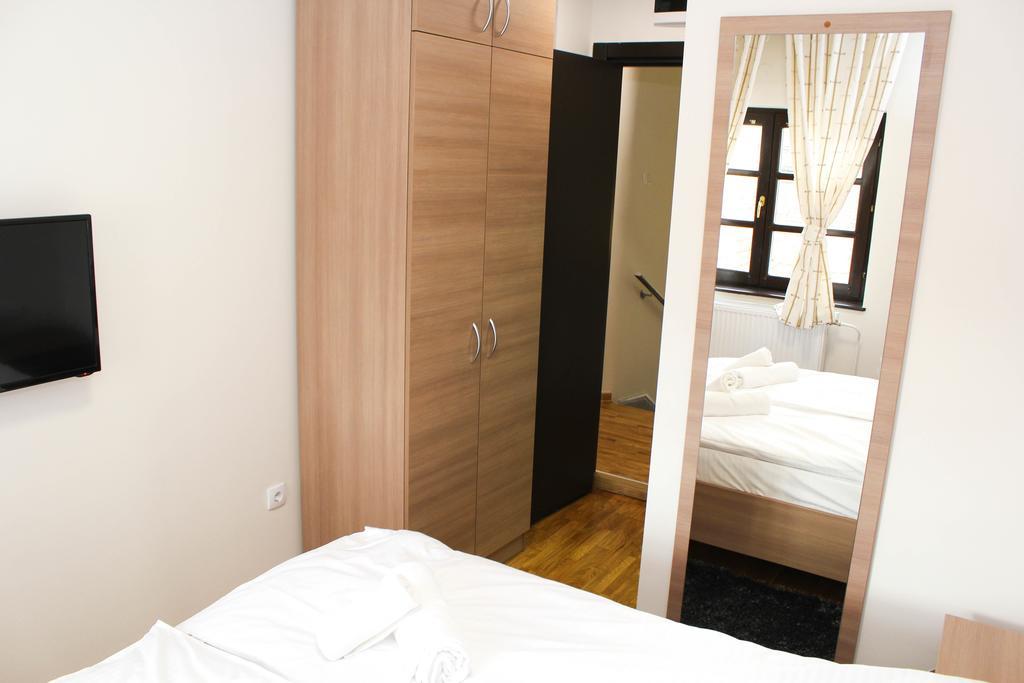 Wake Up Apartments And Rooms Beograd Ngoại thất bức ảnh