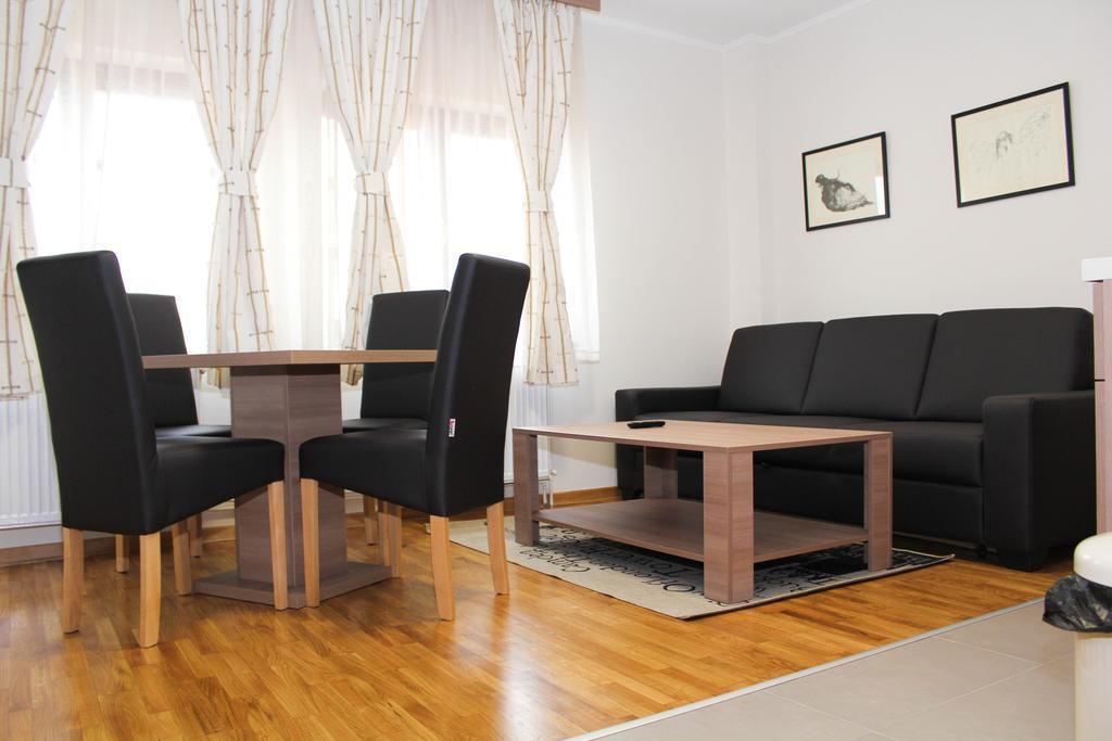 Wake Up Apartments And Rooms Beograd Ngoại thất bức ảnh