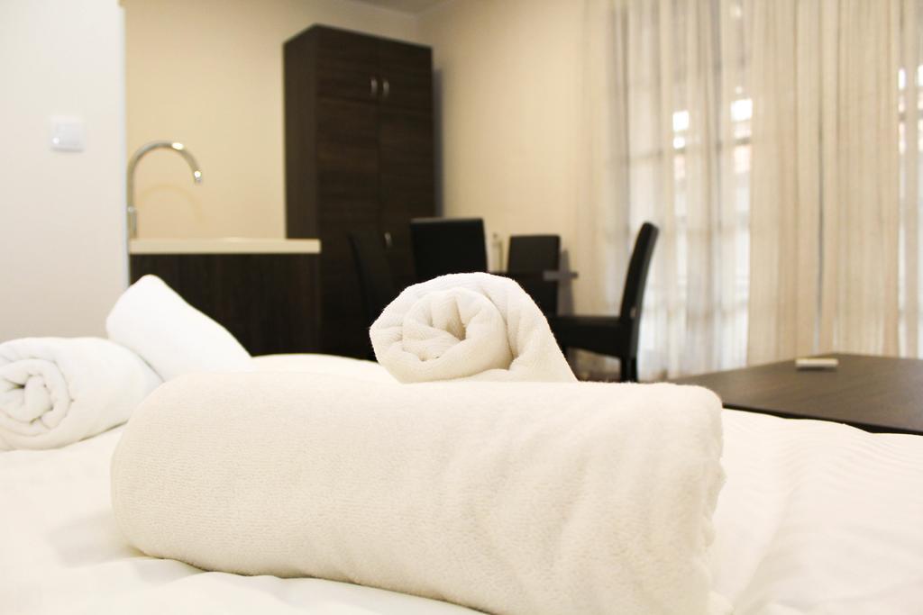 Wake Up Apartments And Rooms Beograd Ngoại thất bức ảnh