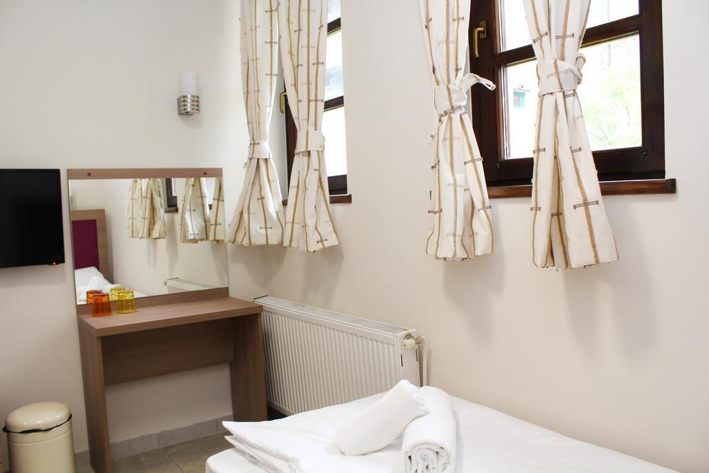 Wake Up Apartments And Rooms Beograd Ngoại thất bức ảnh