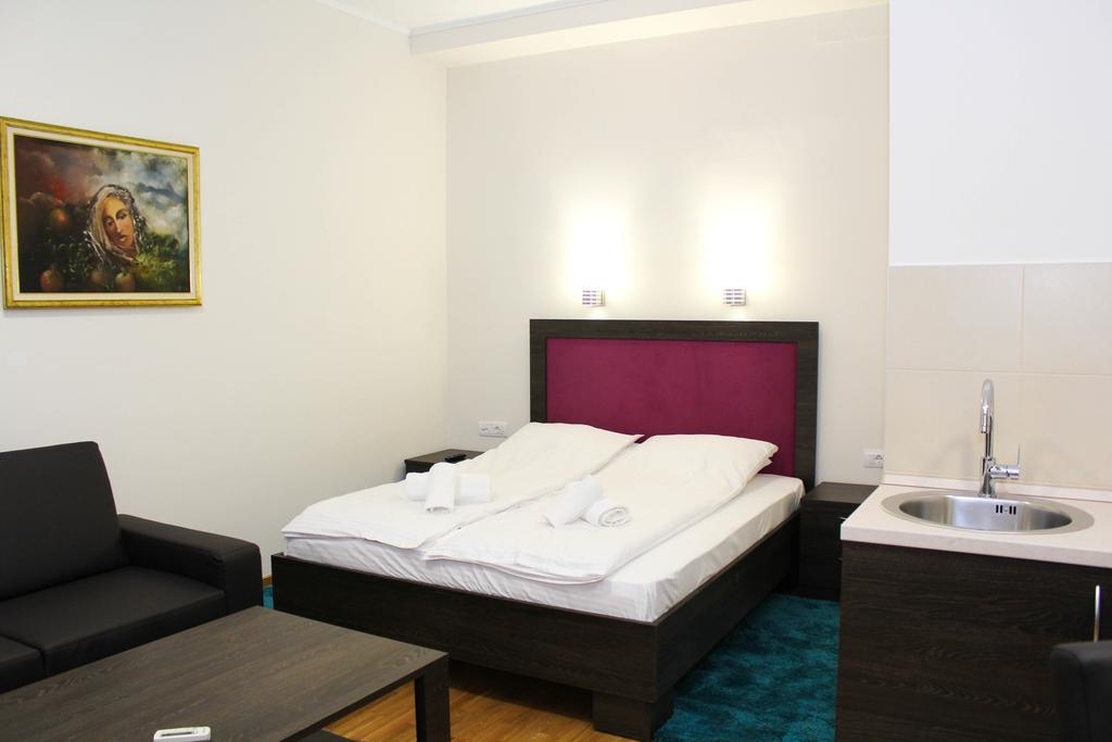 Wake Up Apartments And Rooms Beograd Ngoại thất bức ảnh