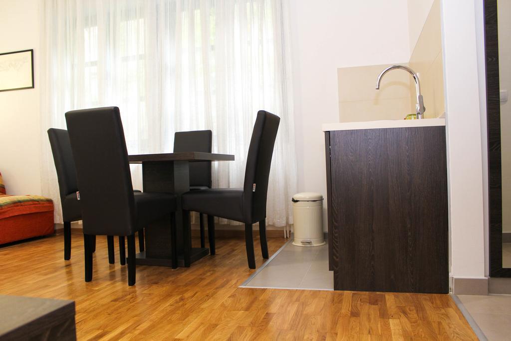 Wake Up Apartments And Rooms Beograd Ngoại thất bức ảnh