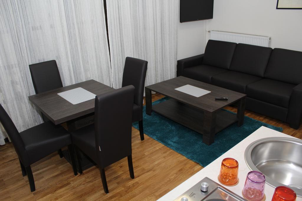 Wake Up Apartments And Rooms Beograd Ngoại thất bức ảnh