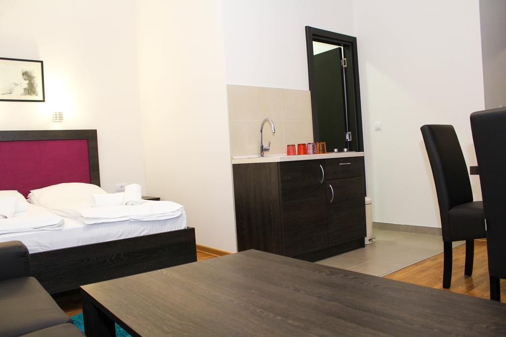 Wake Up Apartments And Rooms Beograd Ngoại thất bức ảnh