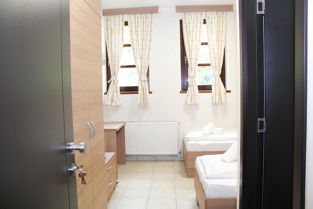 Wake Up Apartments And Rooms Beograd Ngoại thất bức ảnh