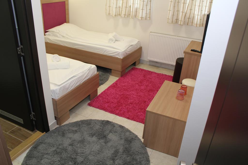 Wake Up Apartments And Rooms Beograd Ngoại thất bức ảnh