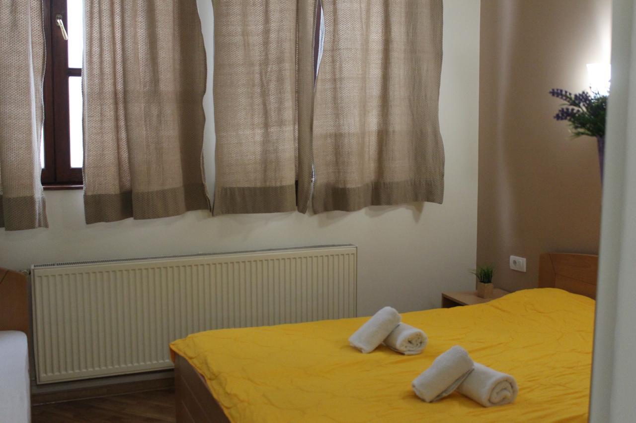 Wake Up Apartments And Rooms Beograd Ngoại thất bức ảnh
