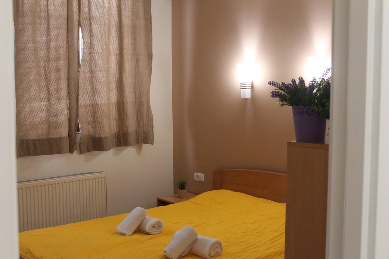 Wake Up Apartments And Rooms Beograd Ngoại thất bức ảnh