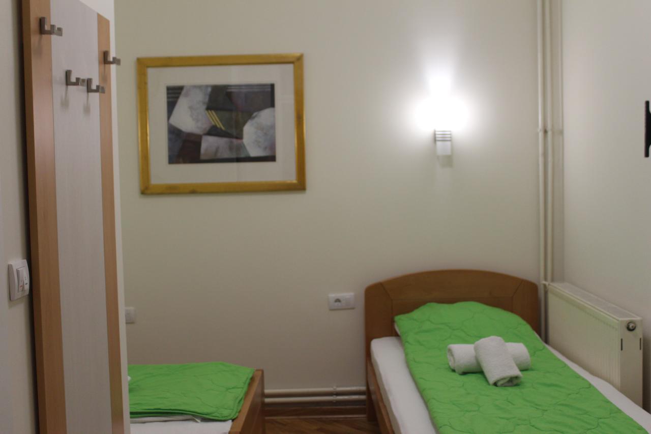 Wake Up Apartments And Rooms Beograd Ngoại thất bức ảnh