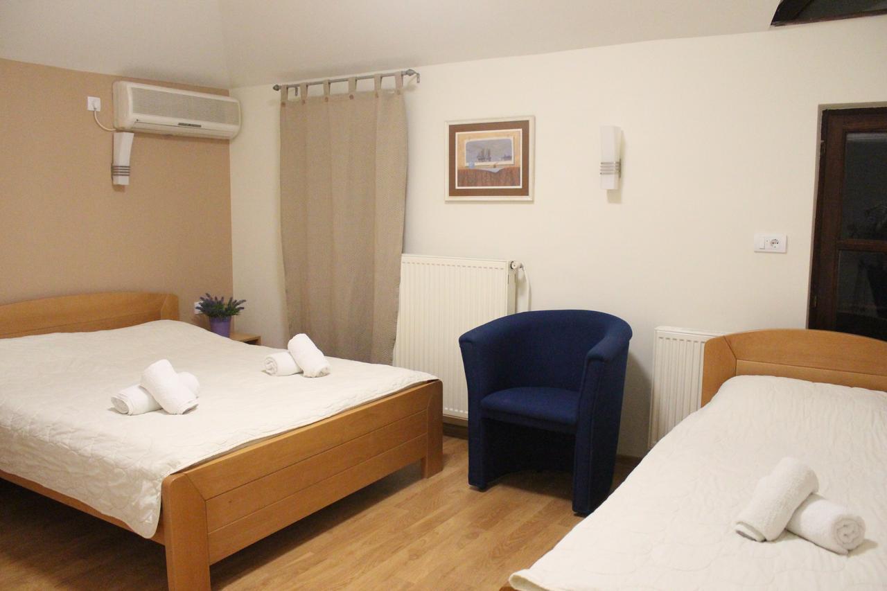 Wake Up Apartments And Rooms Beograd Ngoại thất bức ảnh