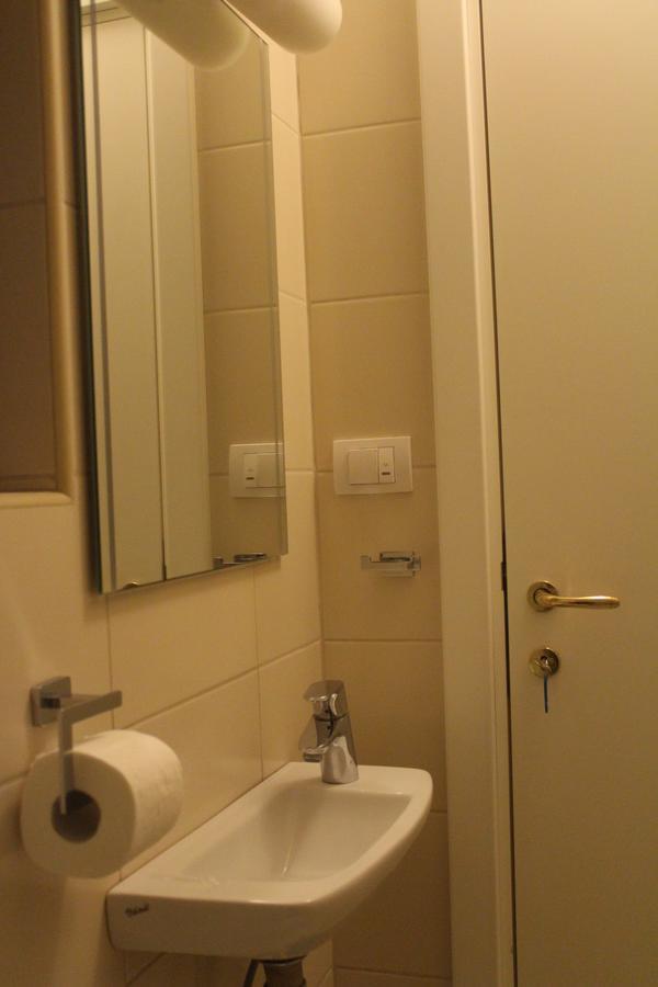 Wake Up Apartments And Rooms Beograd Ngoại thất bức ảnh